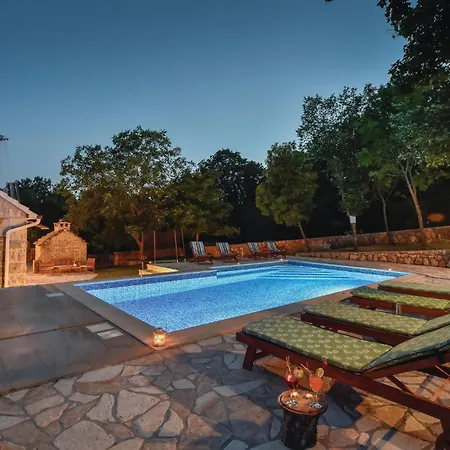 Gorgeous Home In Hrvace With Wifi Holiday home Rumin