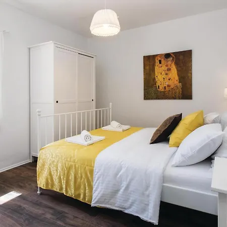 Holiday home Gorgeous Home In Hrvace With Wifi *