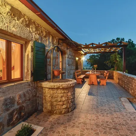 Gorgeous Home In Hrvace With Wifi