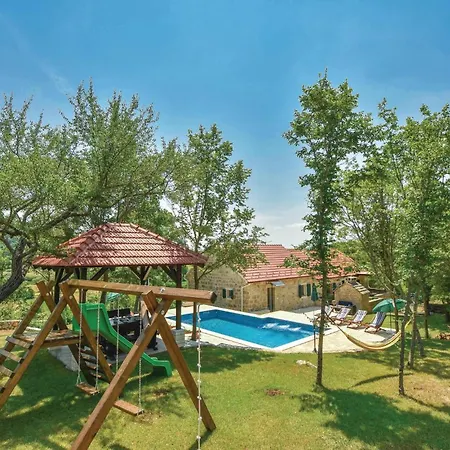 Gorgeous Home In Hrvace With Wifi Holiday home