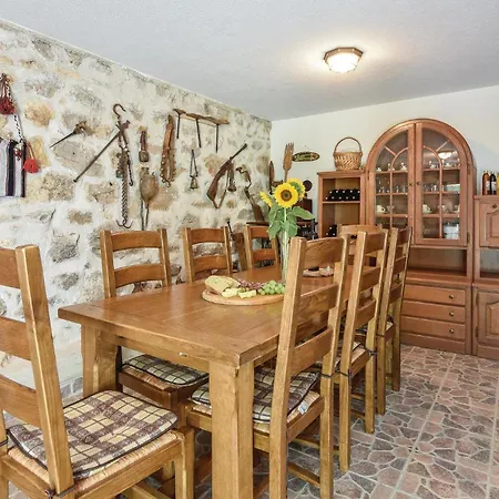 Gorgeous Home In Hrvace With Wifi Holiday home *
