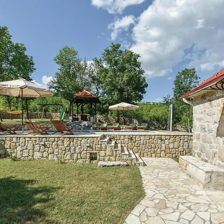 Gorgeous Home In Hrvace With Wifi