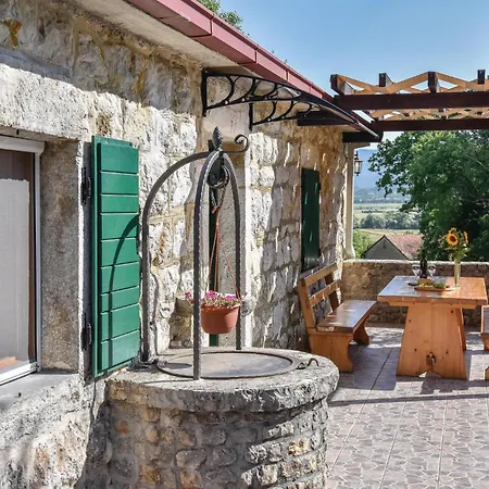 Gorgeous Home In Hrvace With Wifi Holiday home