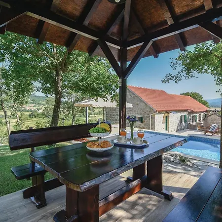 Gorgeous Home In Hrvace With Wifi *