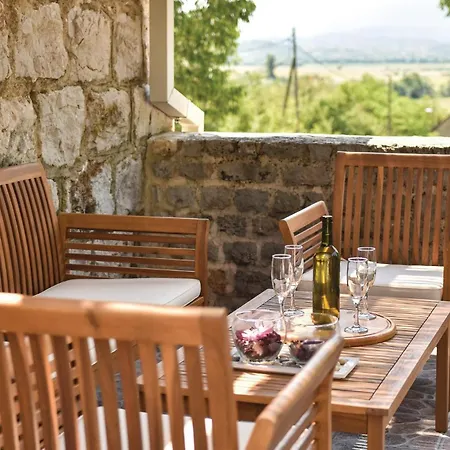 Gorgeous Home In Hrvace With Wifi Holiday home *