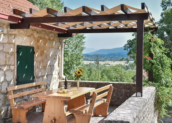 Tatil Evi With Fireplace Xiii Hrvace