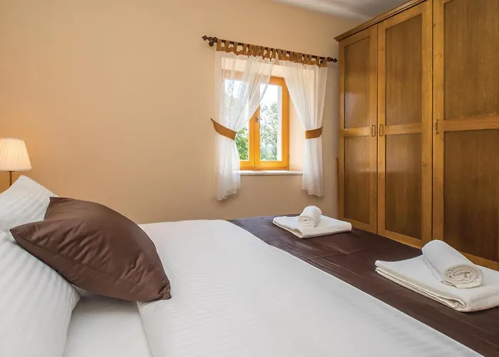 Tatil Evi With Fireplace Xiii Hrvace