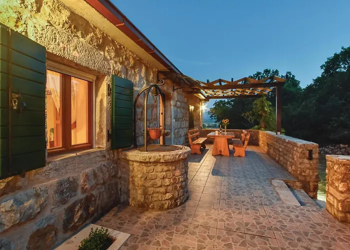 With Fireplace Xiii